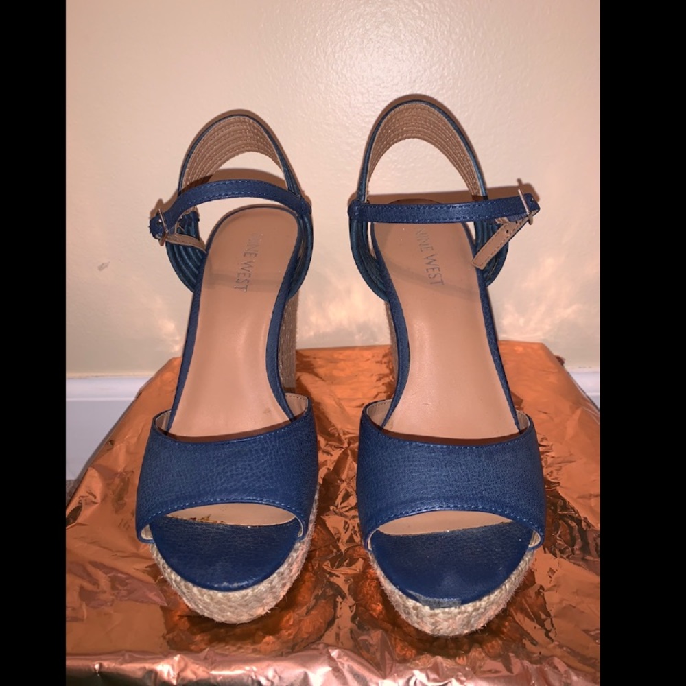 Comfy navy blue wedges